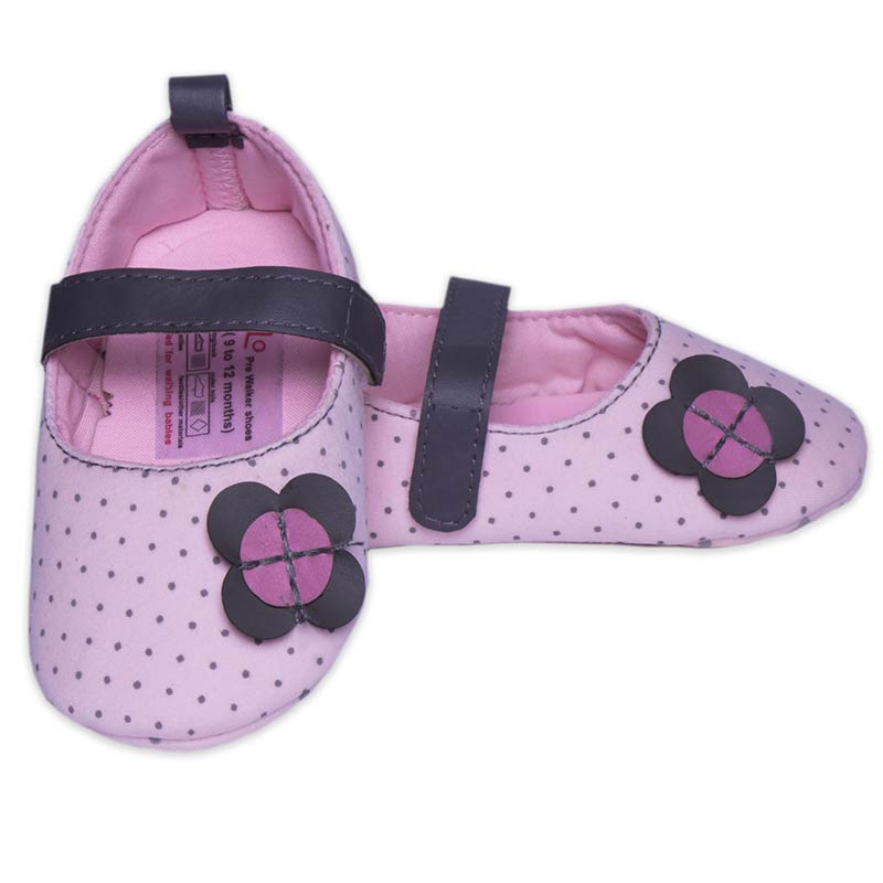 پاپوش کودک دخترانه طرح گل خالدار