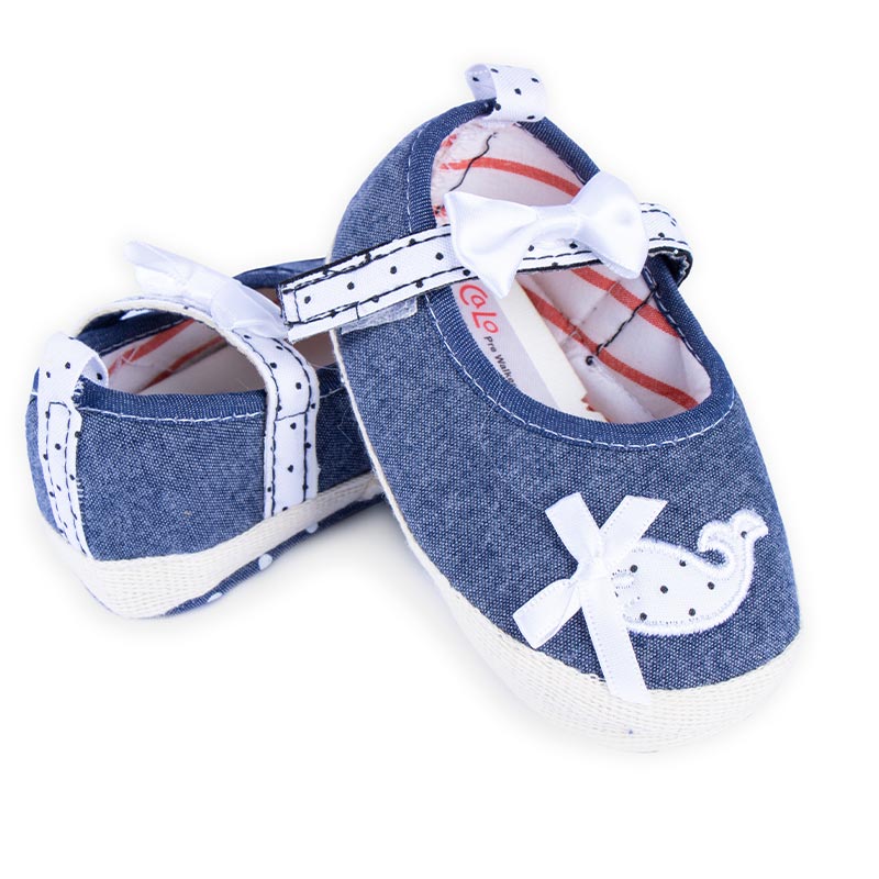 پاپوش کودک دخترانه طرح نهنگ رنگ سفید