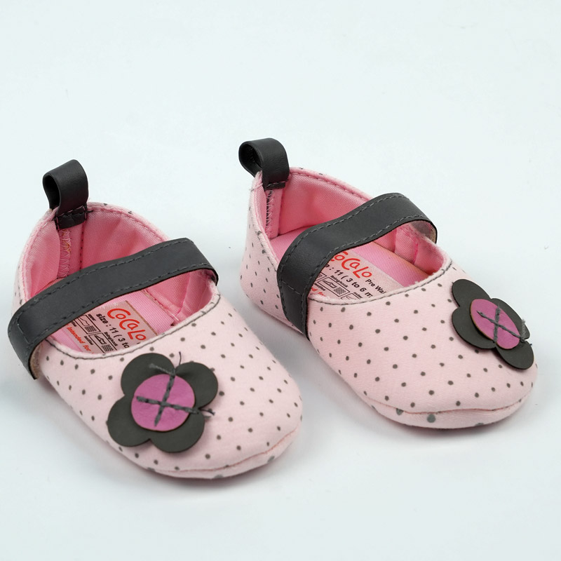 پاپوش کودک دخترانه طرح گل خالدار